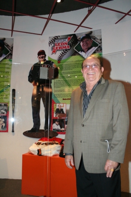 Dr. Arturo León Lerma, inmortal del Salón de la Fama del Beisbol Profesional de México