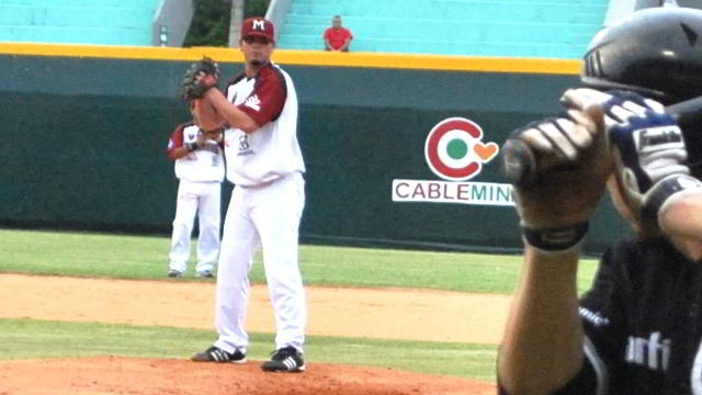 Alejandro Martínez, pitcher de Petroleros de Minatitlán