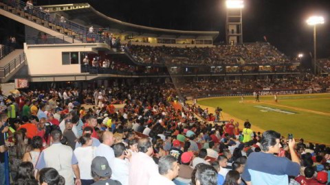 Finaliza la primera vuelta en el Estadio Casas Geo | De Beisbol