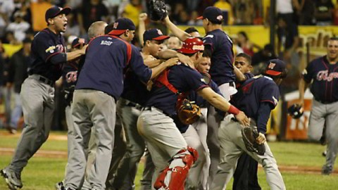Tigres de Aragua celebrando pase a la final en Venezuela