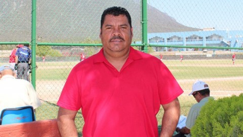 Antonio Osuna, ex-lanzador de Ligas Mayores en la Academia LMB