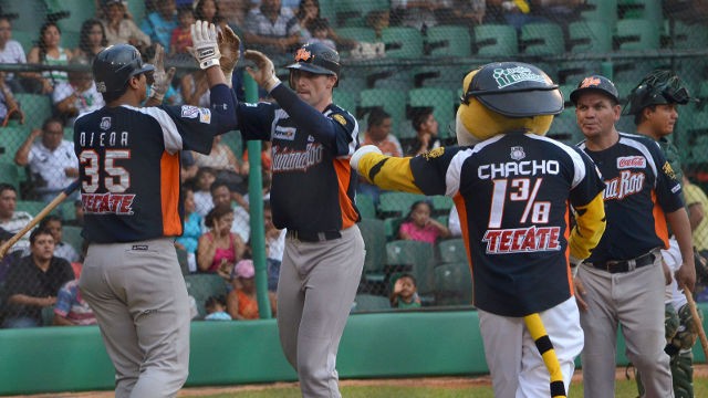 Douglas Clark de Tigres de Quintana Roo en Tabasco