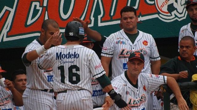 Dividen honores Olmecas y Leones en Mérida | De Beisbol